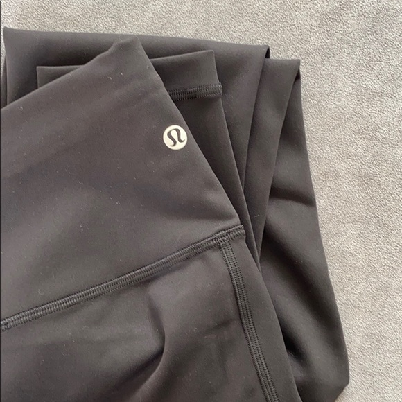 Lululemon wunder train HR tight 25” - Picture 3 of 4